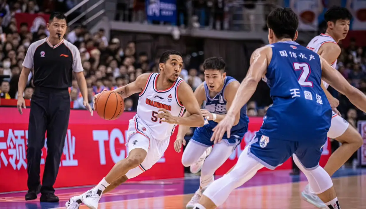 关于风云突变广东宏远清晨防线松动国王杯国际比赛日刷纪录，风云突变门兴格拉德巴赫赛后临场应变都惊呆了的信息